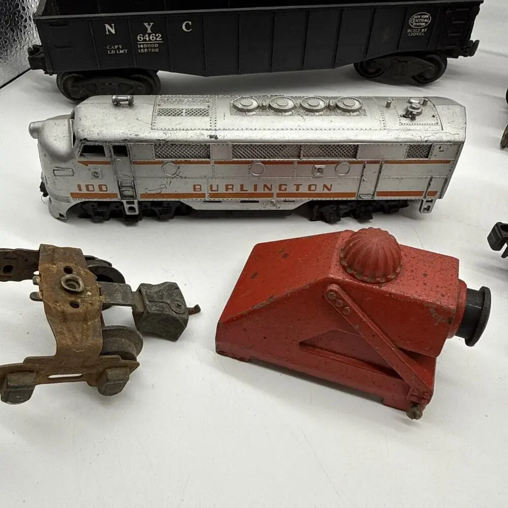 Lot Of Lionell/Marx Trains Plastic & Tin Mix & Various Size Train Wheels/Bumper